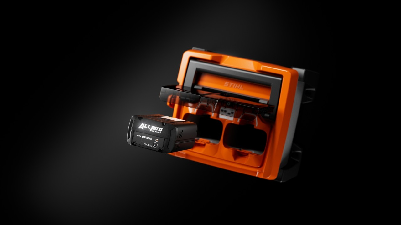 Ταχυφορτιστής STIHL ALLPRO AL 1802 MO με τοποθετημένη και μερικώς αφαιρεμένη μπαταρία ALLPRO AP 300.0 P(C).